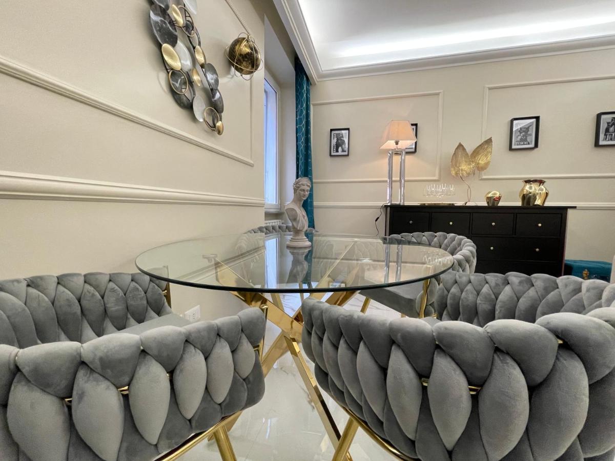 Spanish Steps Glamour & Sauna Luxury **** Apartamento